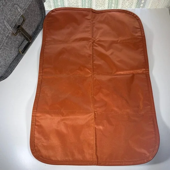 SCOUT Felt Crossbody diaper Bag Buckle Flap Grey Orange Interior changing pad - Picture 13 of 13